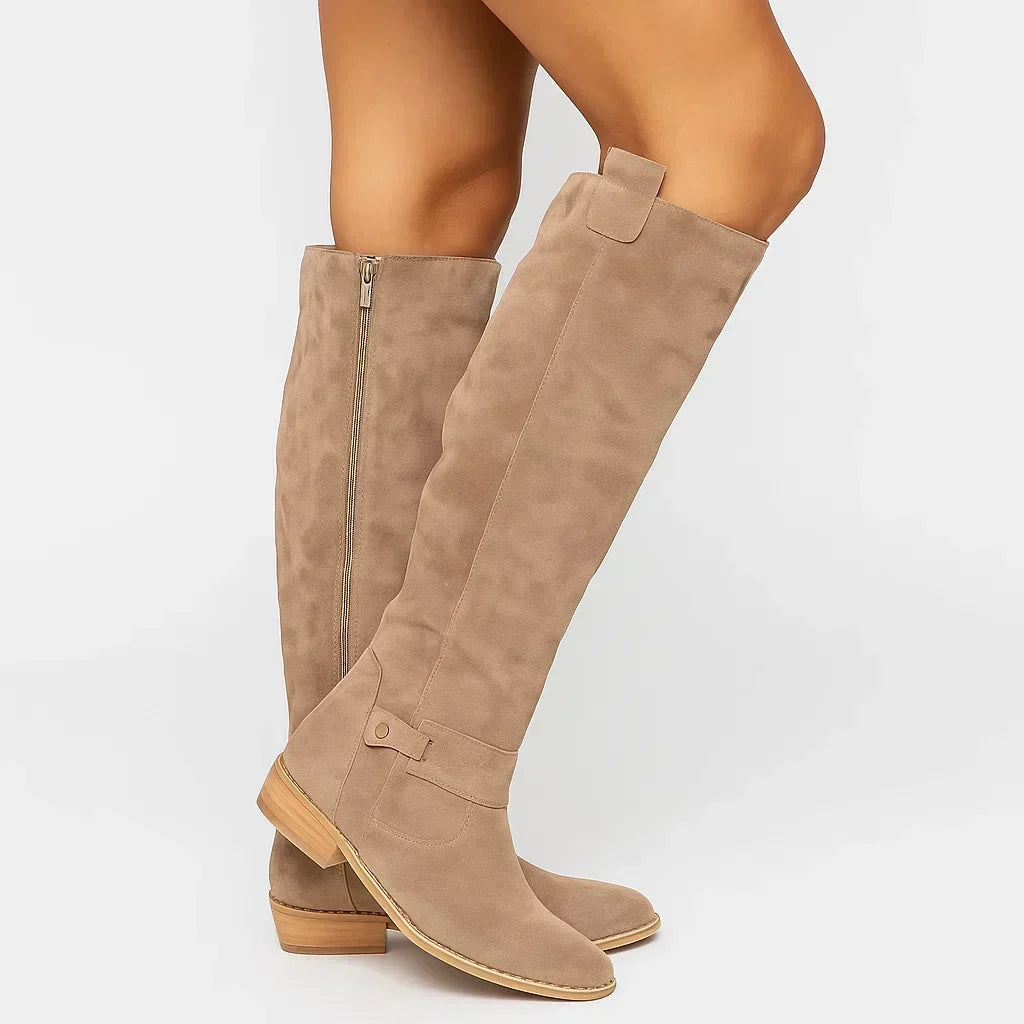 Naiste põlvini saapad madala plokk-kontsaga – seemisnaha välimusega ja küljelukk